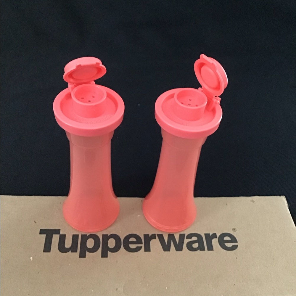 Tupperware Small Hourglass Salt an Pepper Shakers